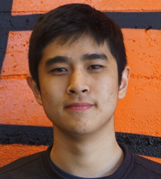 A portrait photo of Lingfeng Ren